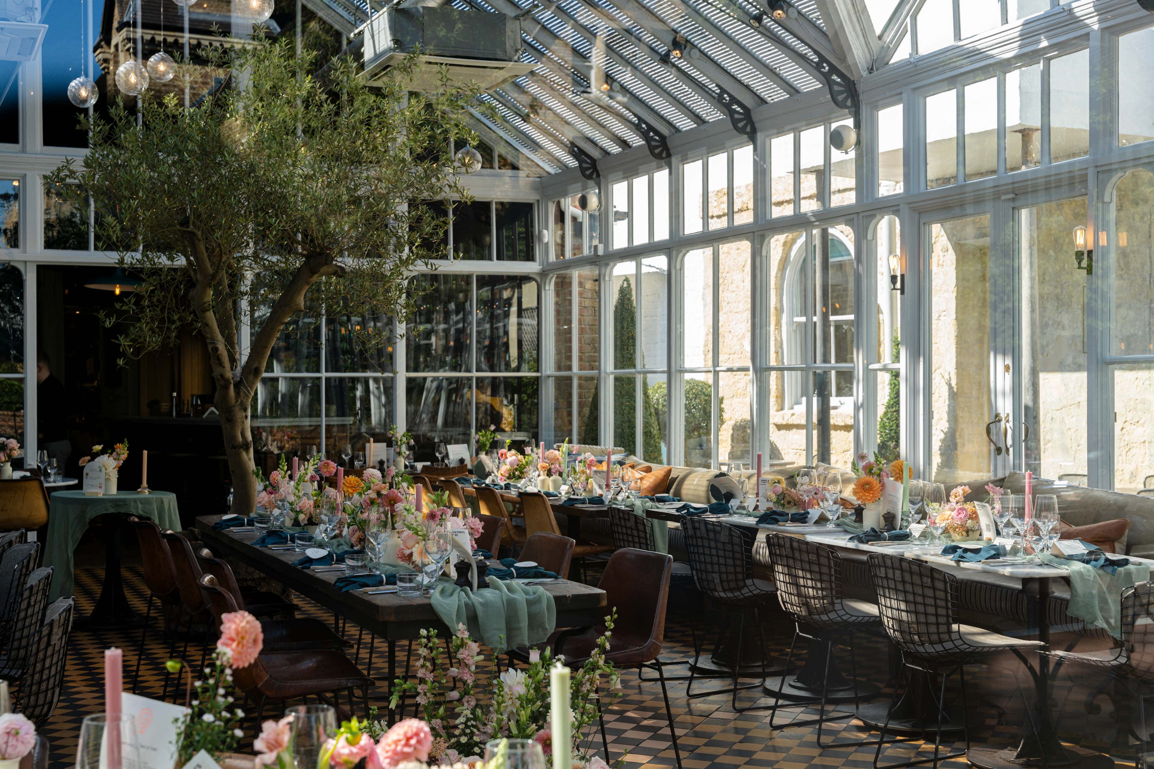 A7R08941 - 2023 - Gees Restaurant & Bar - Oxford - High Res - Wedding Glasshouse Exclusive Use Flowers - Web Hero