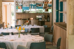 0025 - 2022 - Gees Restaurant & Bar - Oxford - High Res - Gees Gallery Private Dining Flowers Bar - Web Hero