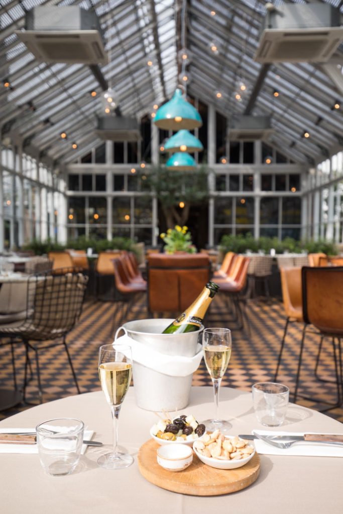 0008 - 2019 - Gees Restaurant & Bar - Oxford - High Res - Conservatory Dining Champagne - Web Feature