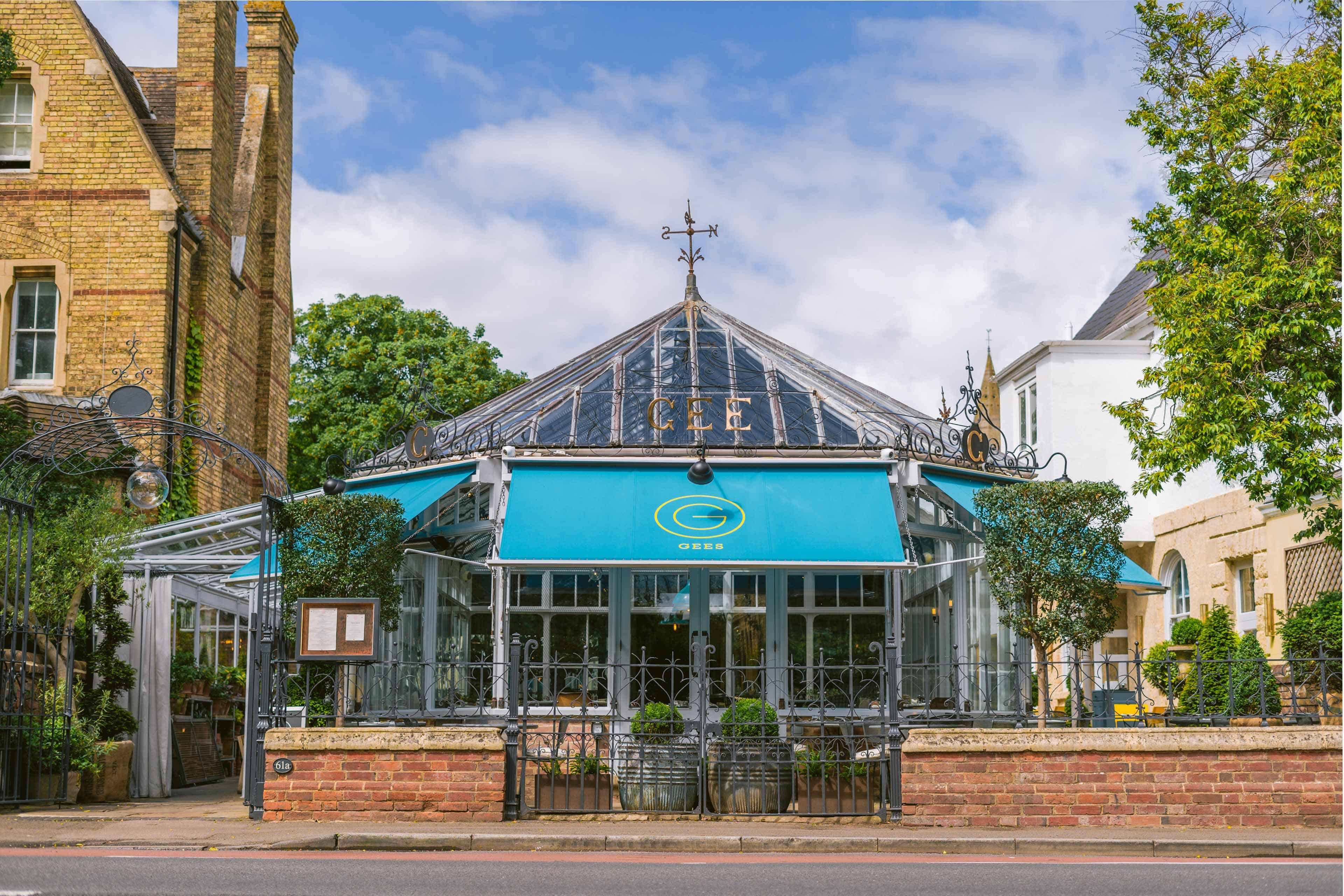 0021 - 2022 - Gees Restaurant & Bar - Oxford - High res - Awnings Conservatory Seating Exterior - Web Hero