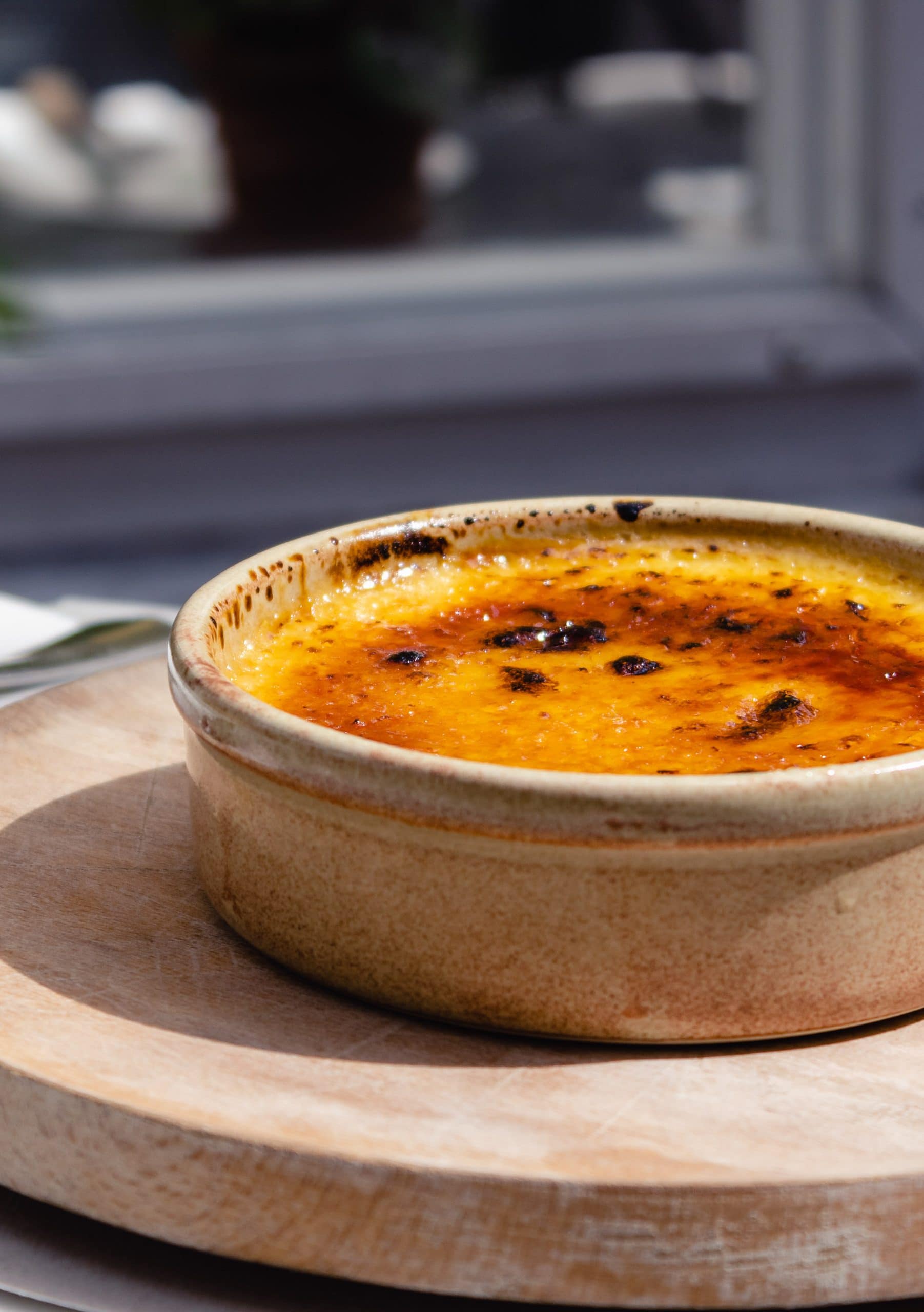 0038-2021-Gees-Restaurant-Bar-Oxford-High-Res-Pudding-Creme-Brulee-Web-Hero-aspect-ratio-1803-2560