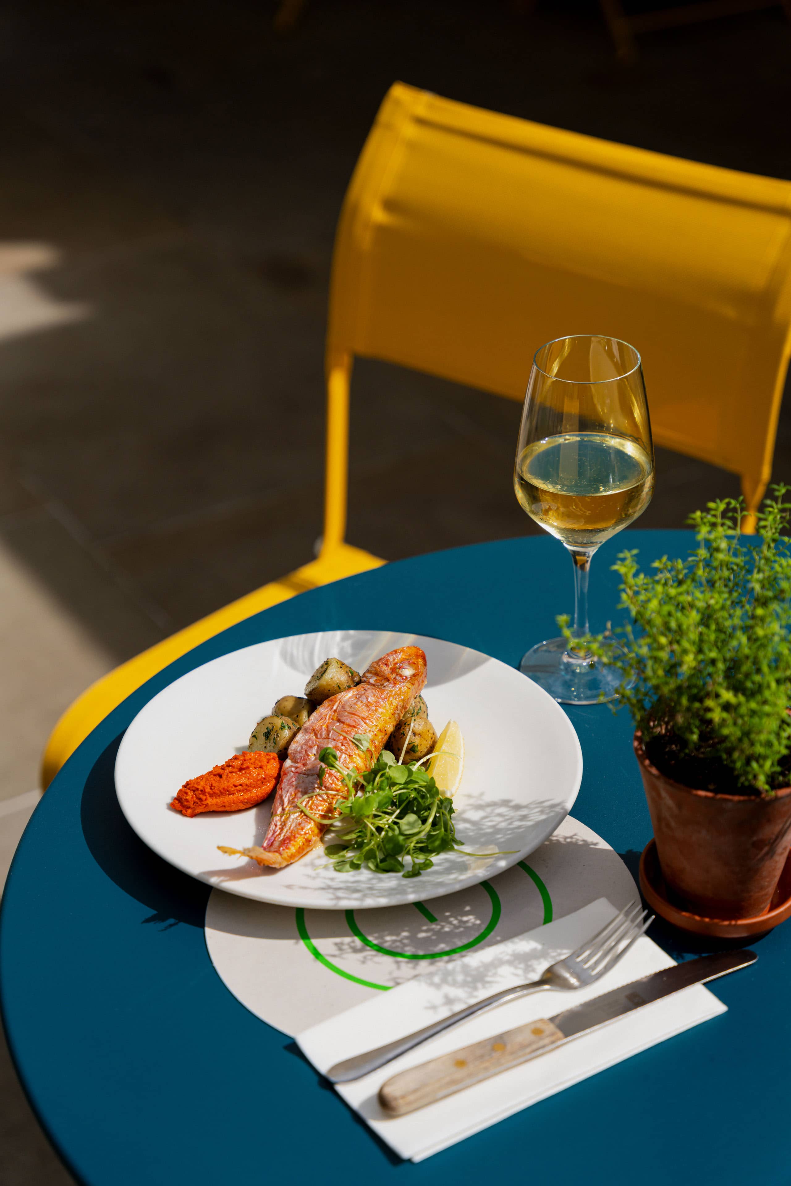A7R08005 - 2023 - Gees Restaurant & Bar - Oxford - High Res - Grilled Red Mullet New Potatoes Romesco Secret Garden White Wine - Web Hero