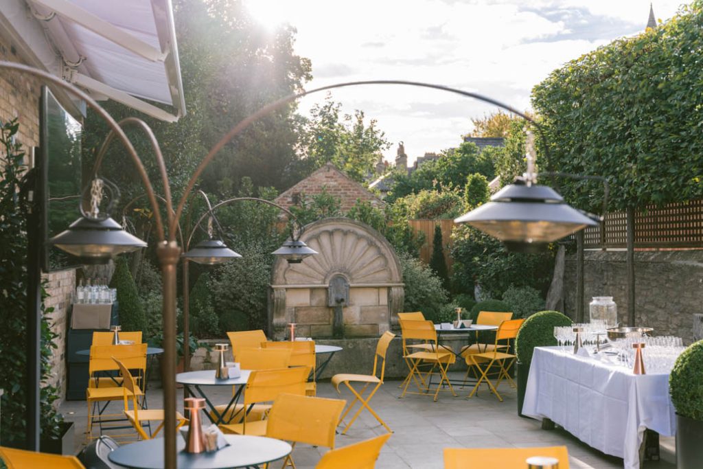 dsc (1) - 2022 - Gees Restaurant & Bar - Oxford - High Res - Mogford Prize Party Secret Garden - Web Feature