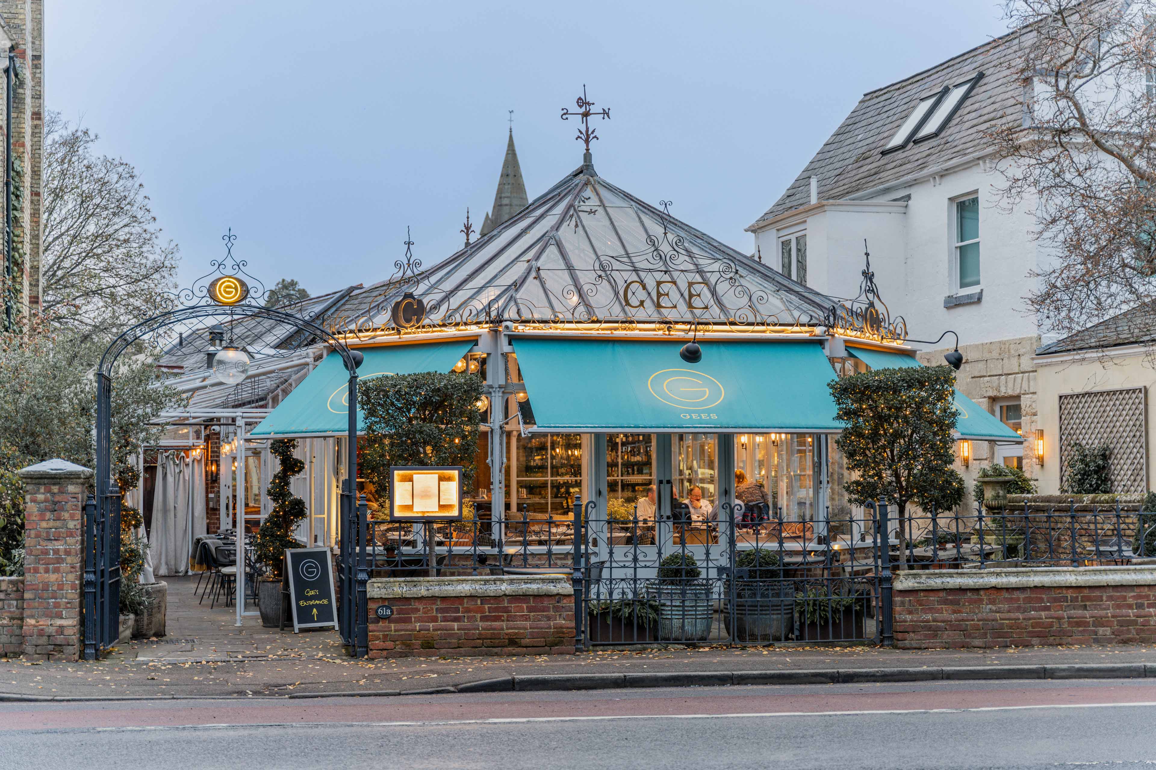 A7R00511 - 2022 - Gees Restaurant & Bar - Oxford - High res - Facade Exterior Festive Christmas - Web Hero