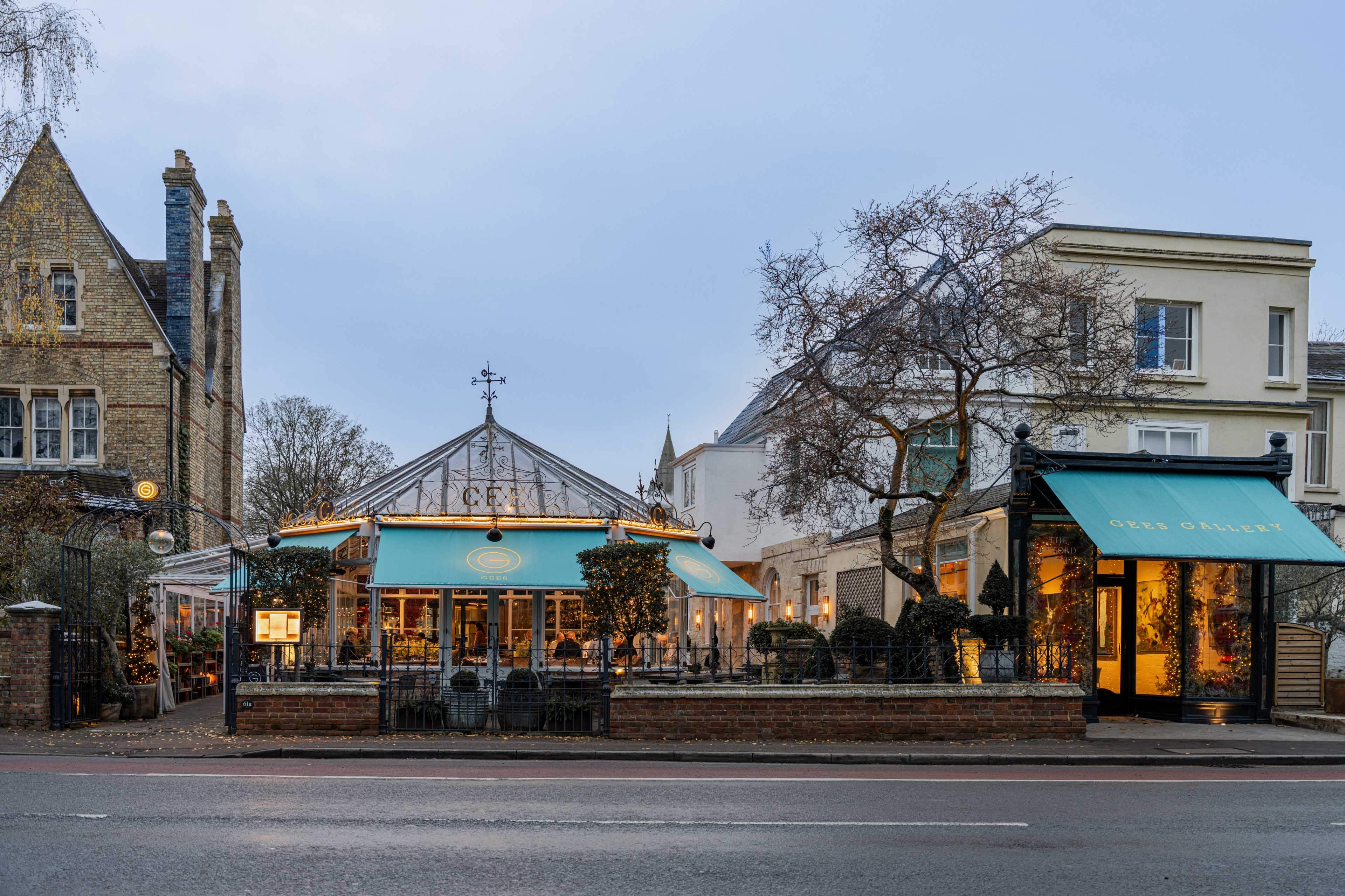 A7R00568 - 2022 - Gees Restaurant & Bar - Oxford - High res - Facade Exterior Festive Christmas - Web Hero