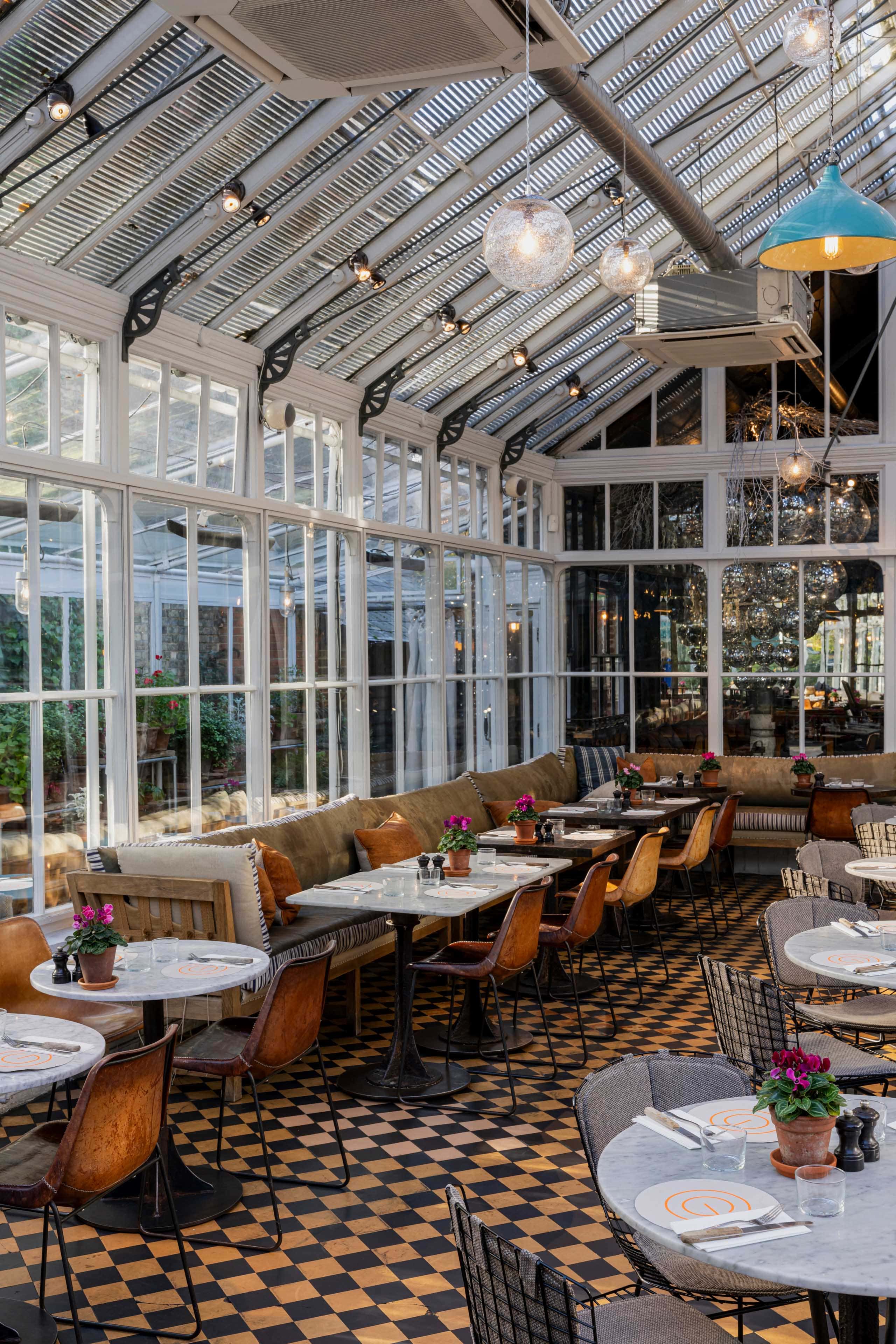 A7R05145 - 2023 - Gees Restaurant & Bar - Oxford - High res - Festive Christmas Interiors - Web Hero